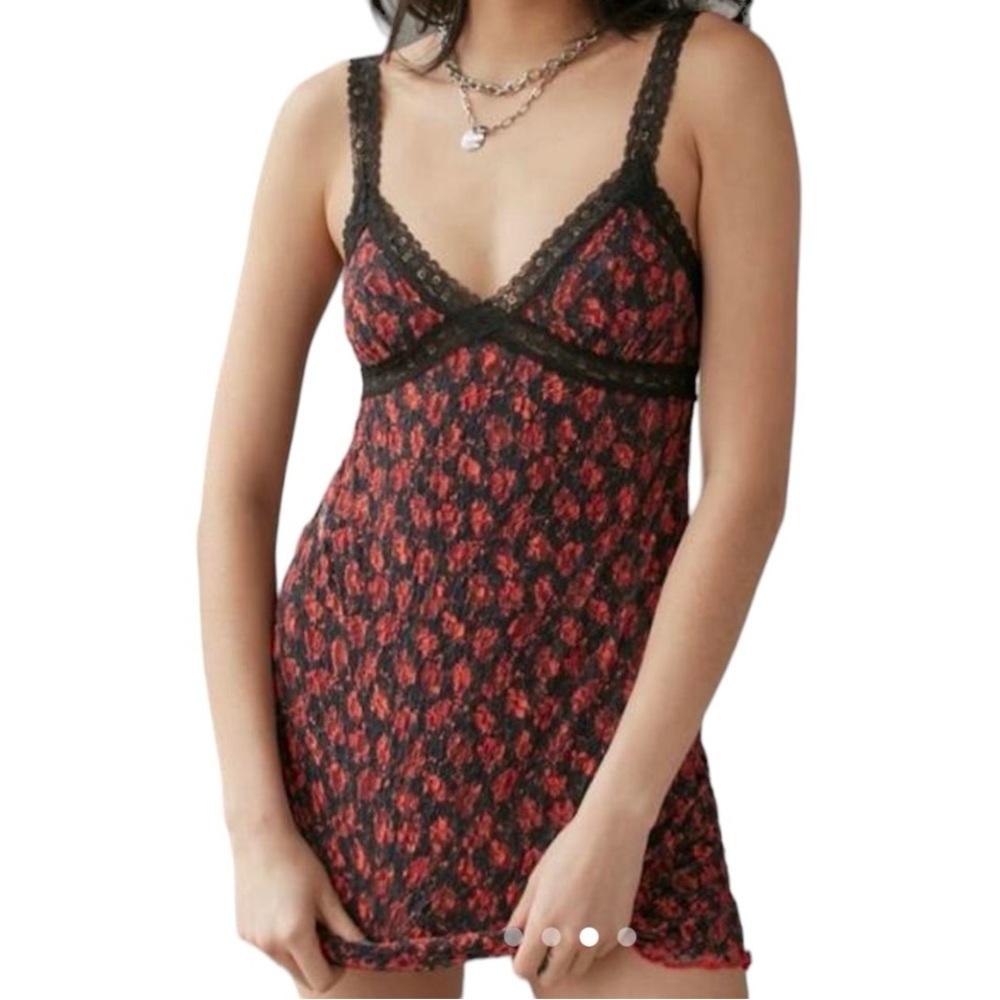 EUC Urban Outfitters Filfi floral print lace mini dress Large